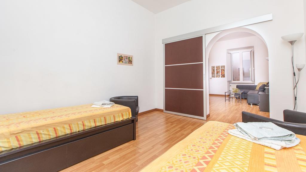 Rental In Rome Santini Apartment Δωμάτιο φωτογραφία