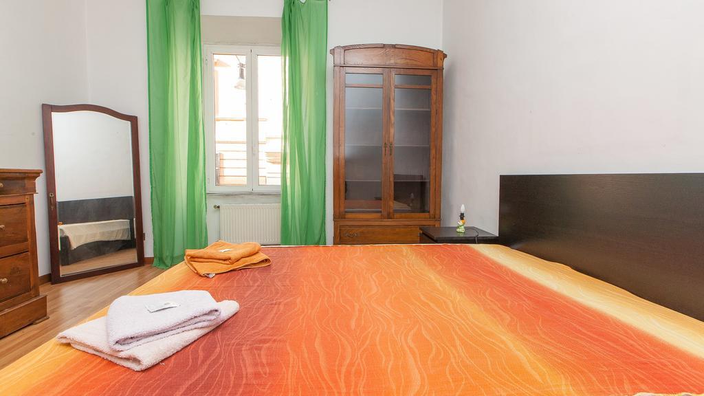 Rental In Rome Santini Apartment Δωμάτιο φωτογραφία